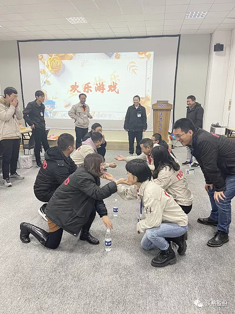 员工生日会 | 相聚一起，温暖这个冬日